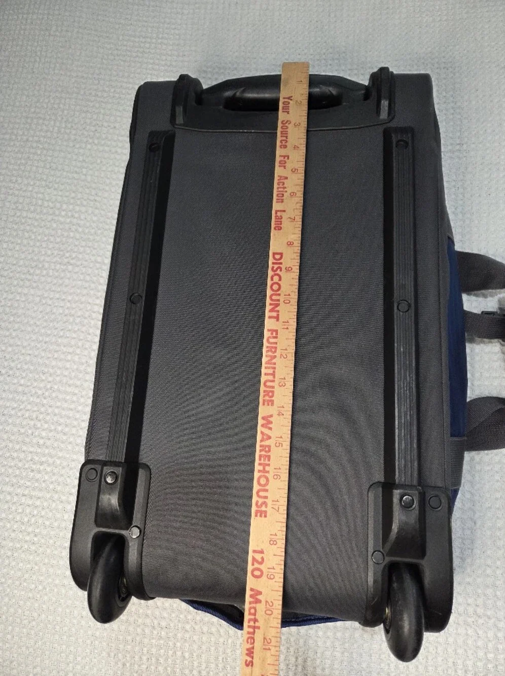 Eddie Bauer Duffle Bag With Wheels